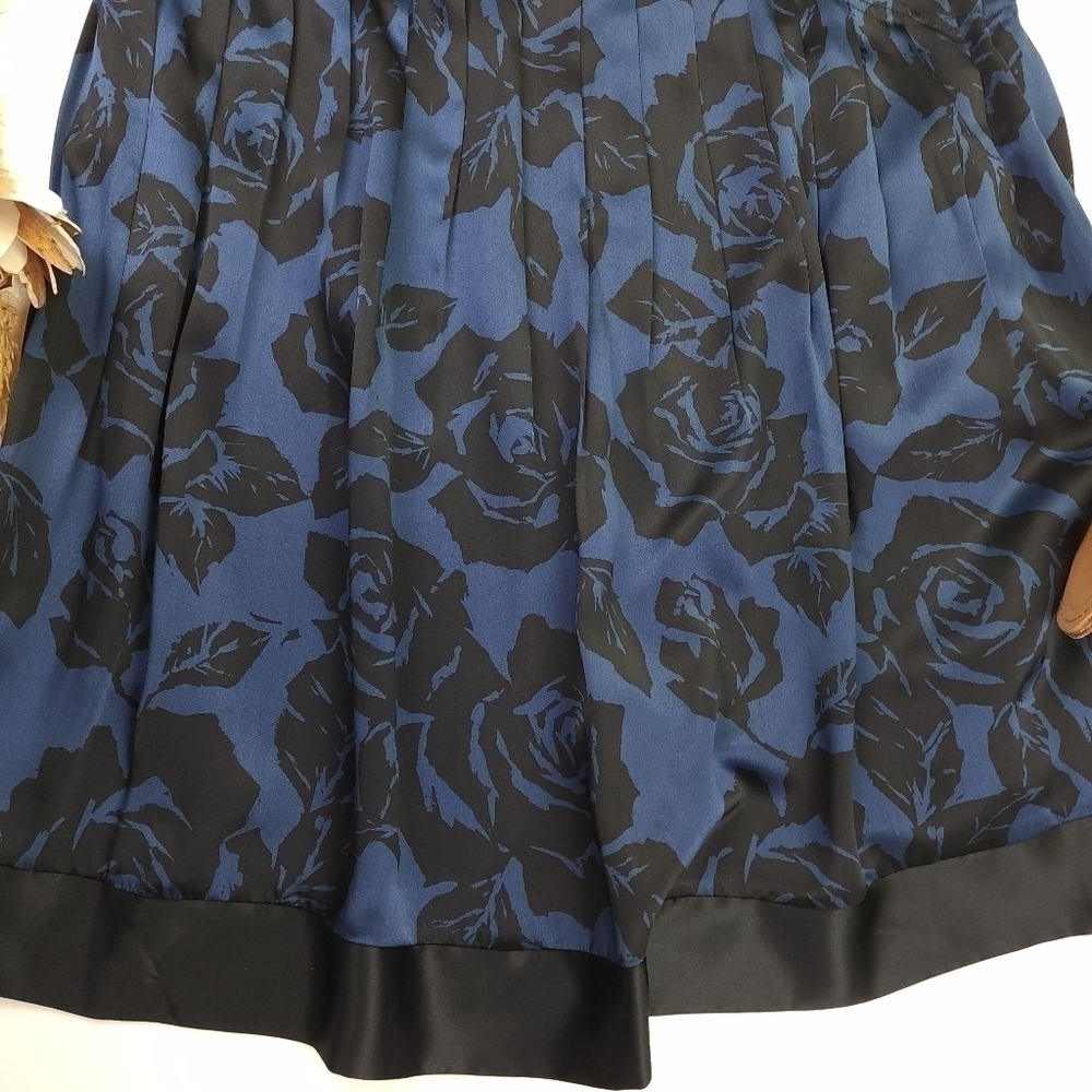 Saks Fifth Avenue Blue Black Floral Silk Skirt Sz 10 - Picture 5 of 8